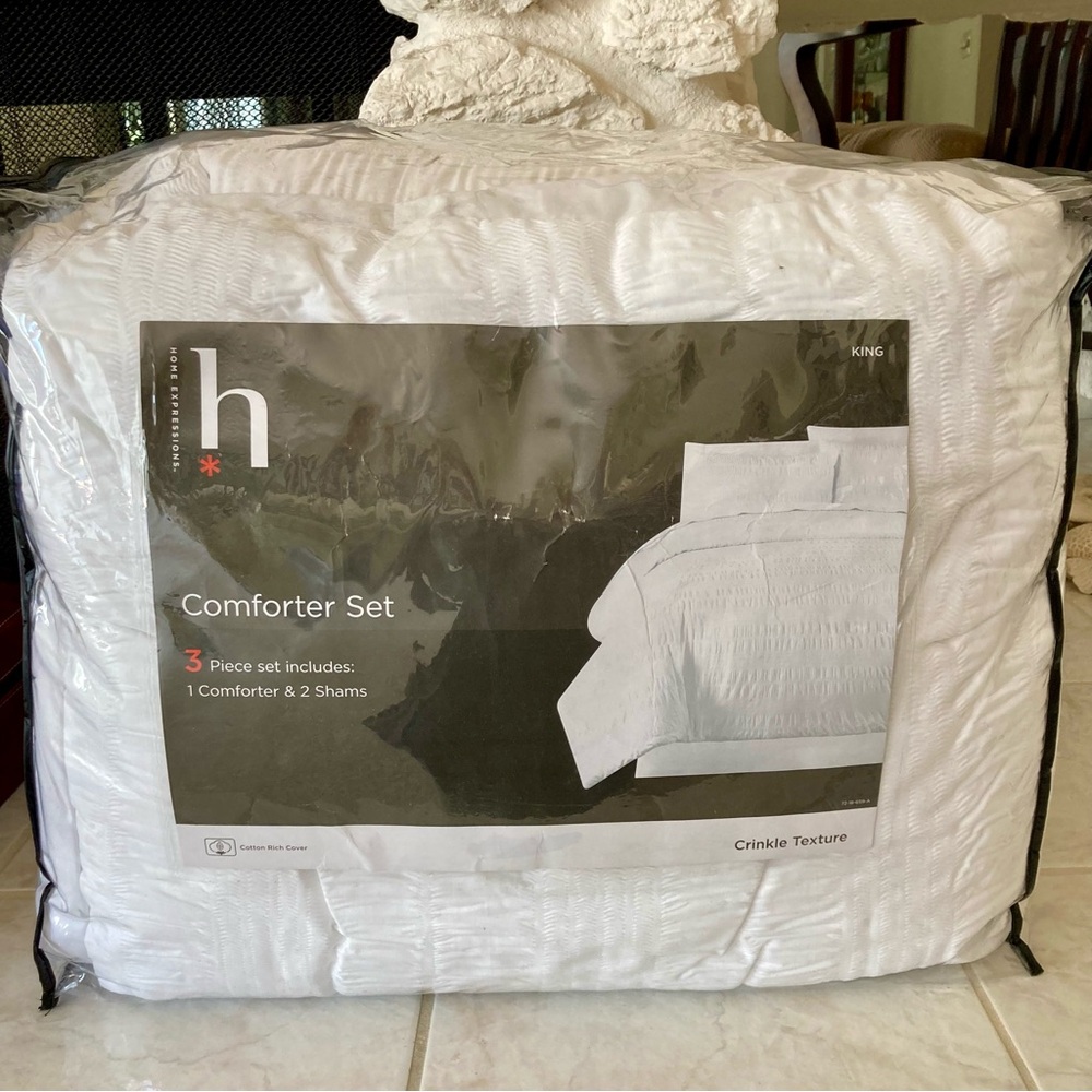 NWT and factory packaging Home Expressions King sized 3 piece comforter set